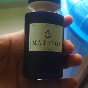 Fresh, masculine, and long-lasting.